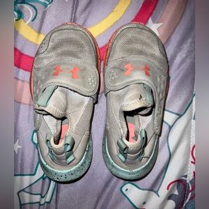 Underarmer kids shoes